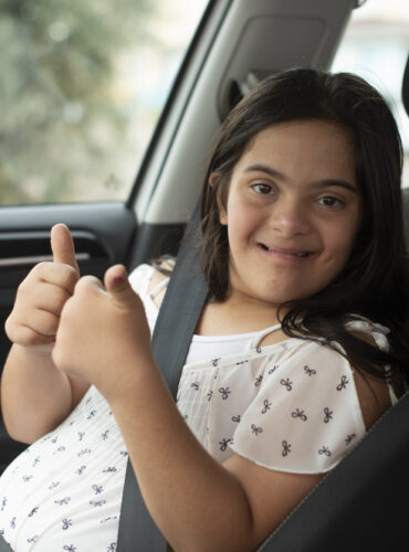 Minibus assurant un transport scolaire régulier dans l’Ain